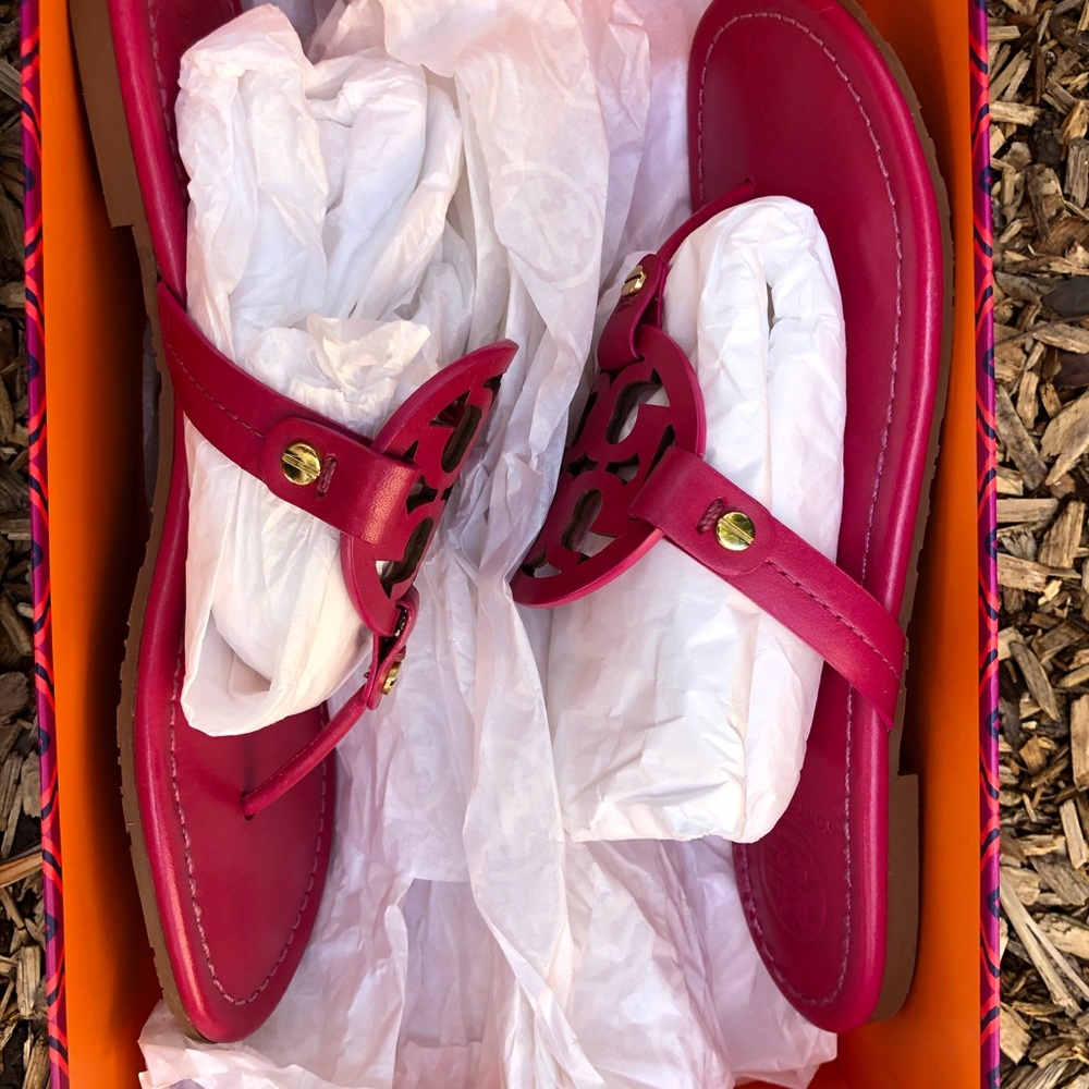 SOLD!!! New Fuchsia Tory Burch Miller Thong Sandal - Picture 5 of 5